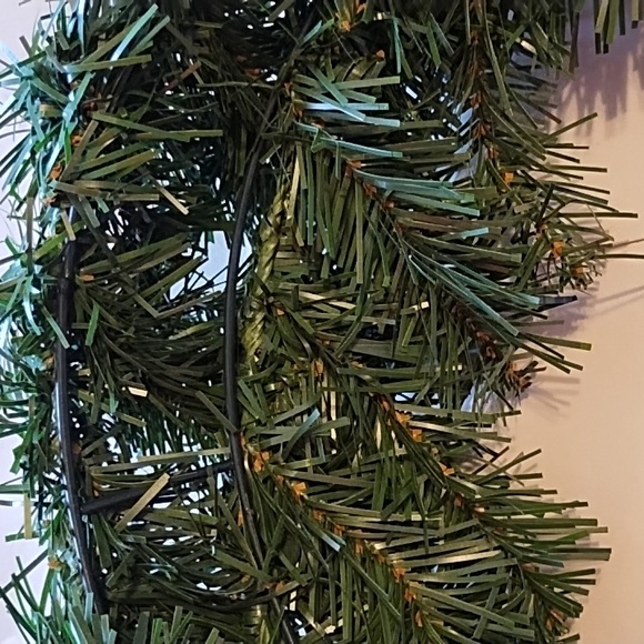 Nwot Ashland Christmas Wreath (14 inches) - Picture 5 of 7